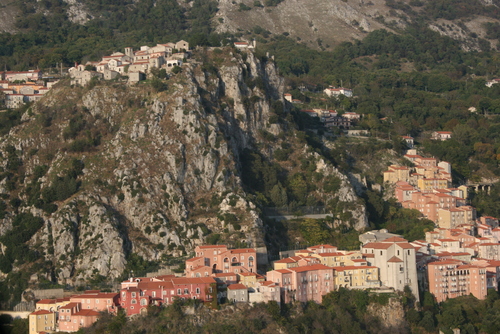 Vista di Colliano arroccato sulle pendici del monte Marzano